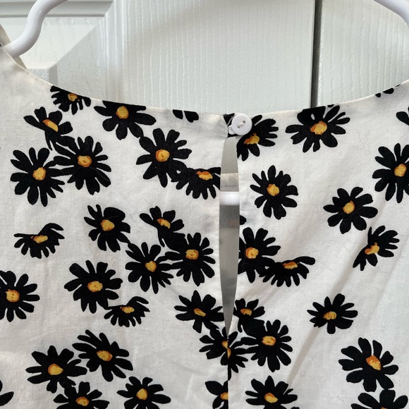 Vestique Floral Puff Sleeve Peplum Top | Black & White Daisy Print Sz S EUC - Picture 7 of 11